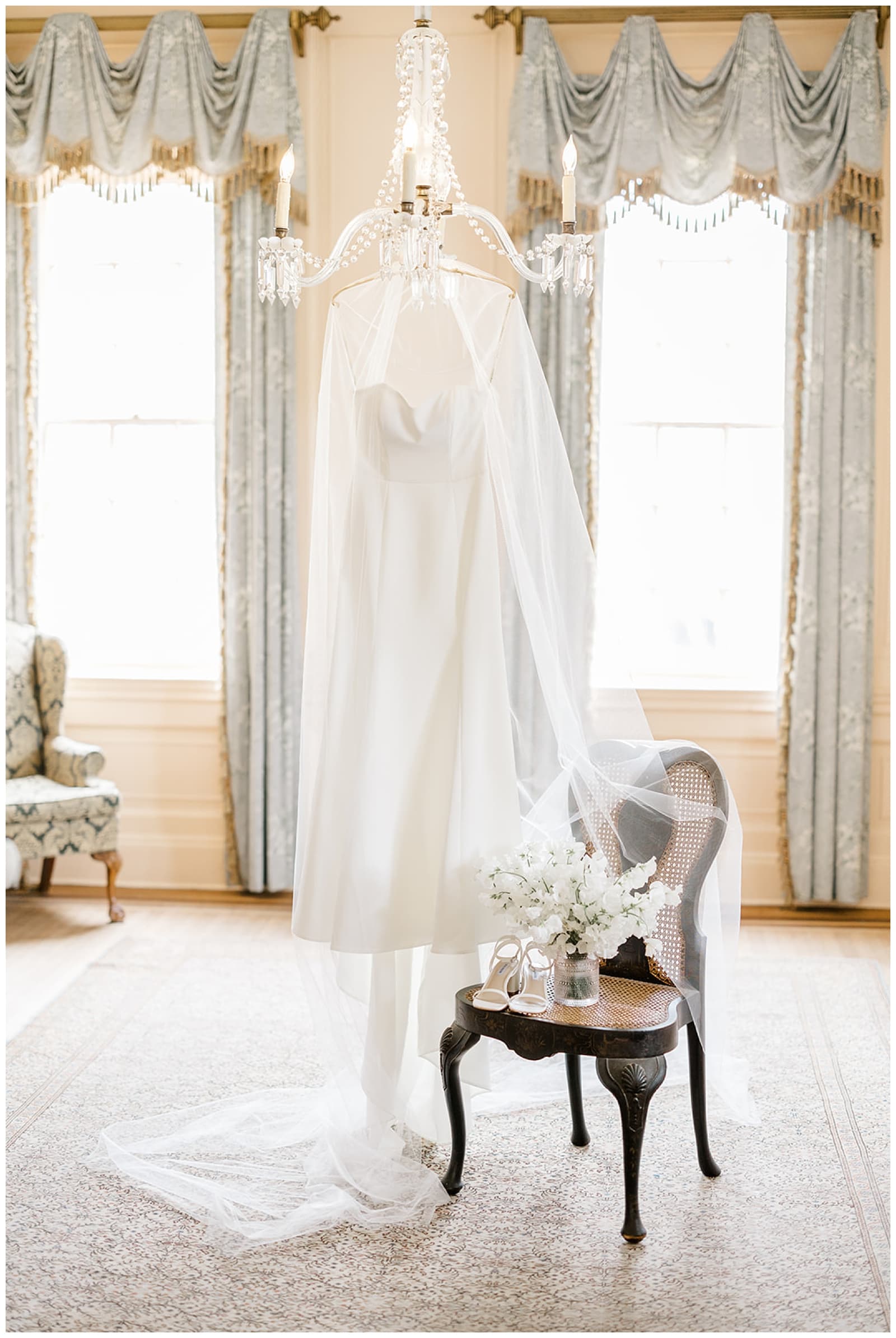 Outdoor ceremony at Lowndes Grove on the Ashley River