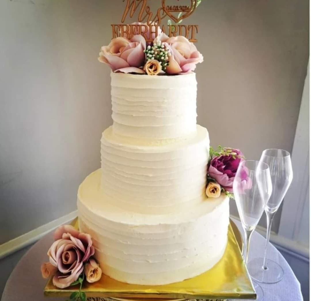 Twisted Whisk - wedding cake baker
